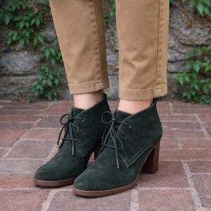 JOHNSTON & MURPHY Green Suede Crepe Sole Ankle Boots, 9